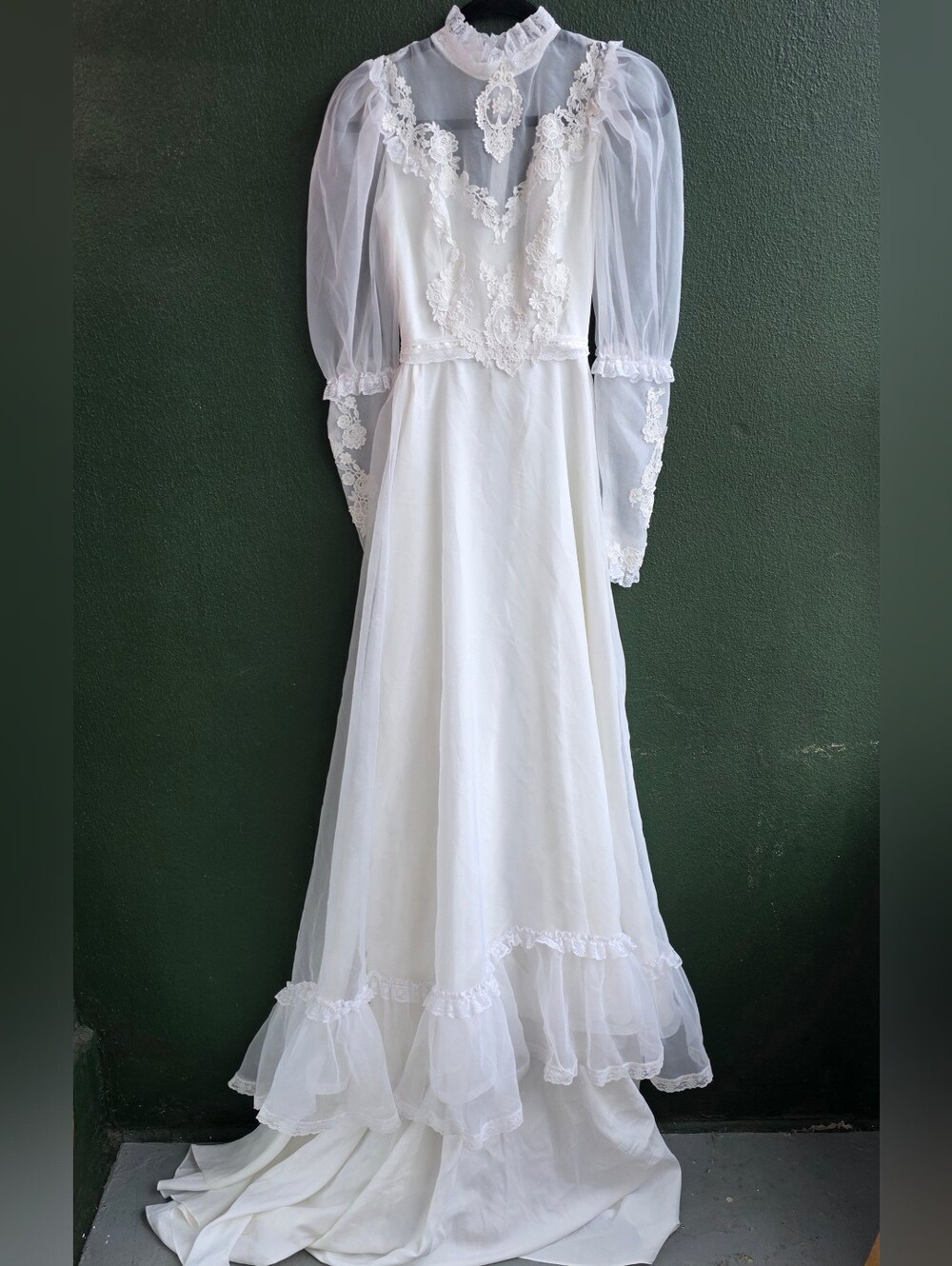 White Lace Long Sleeve Bridal Dress Sz S